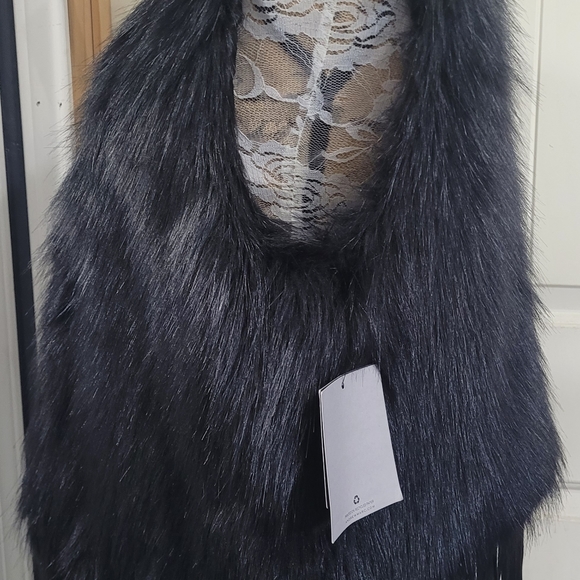 NWT MARK NEW YORK ANDREW MARC FAUX FUR VEST WITH FAUX SUEDE FRINGE - Picture 7 of 10